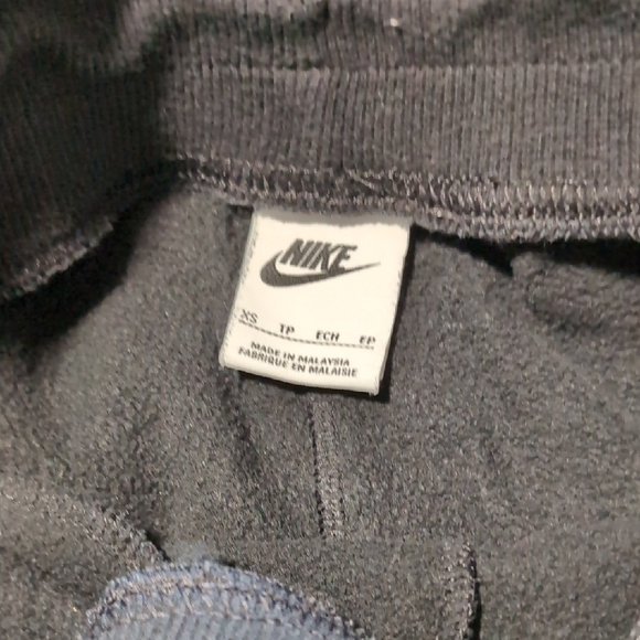 Nike Ladies Size XS Sweatpants - Black and Gray - Picture 9 of 10